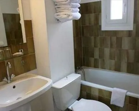 Abc Champerret Hotel 2*