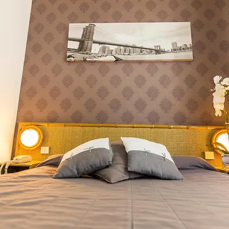 Abc Champerret Hotel 2*