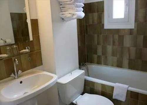 Abc Champerret Hotell 2*